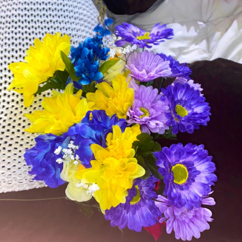2 beautiful silk high end flowers silk.